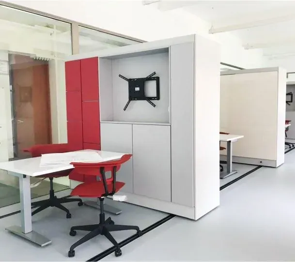Fotografía del gimnasio construido, fiel al render de proyecto